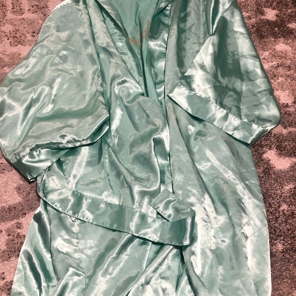 Bridesmaid Robe 💞 - Picture 2 of 3